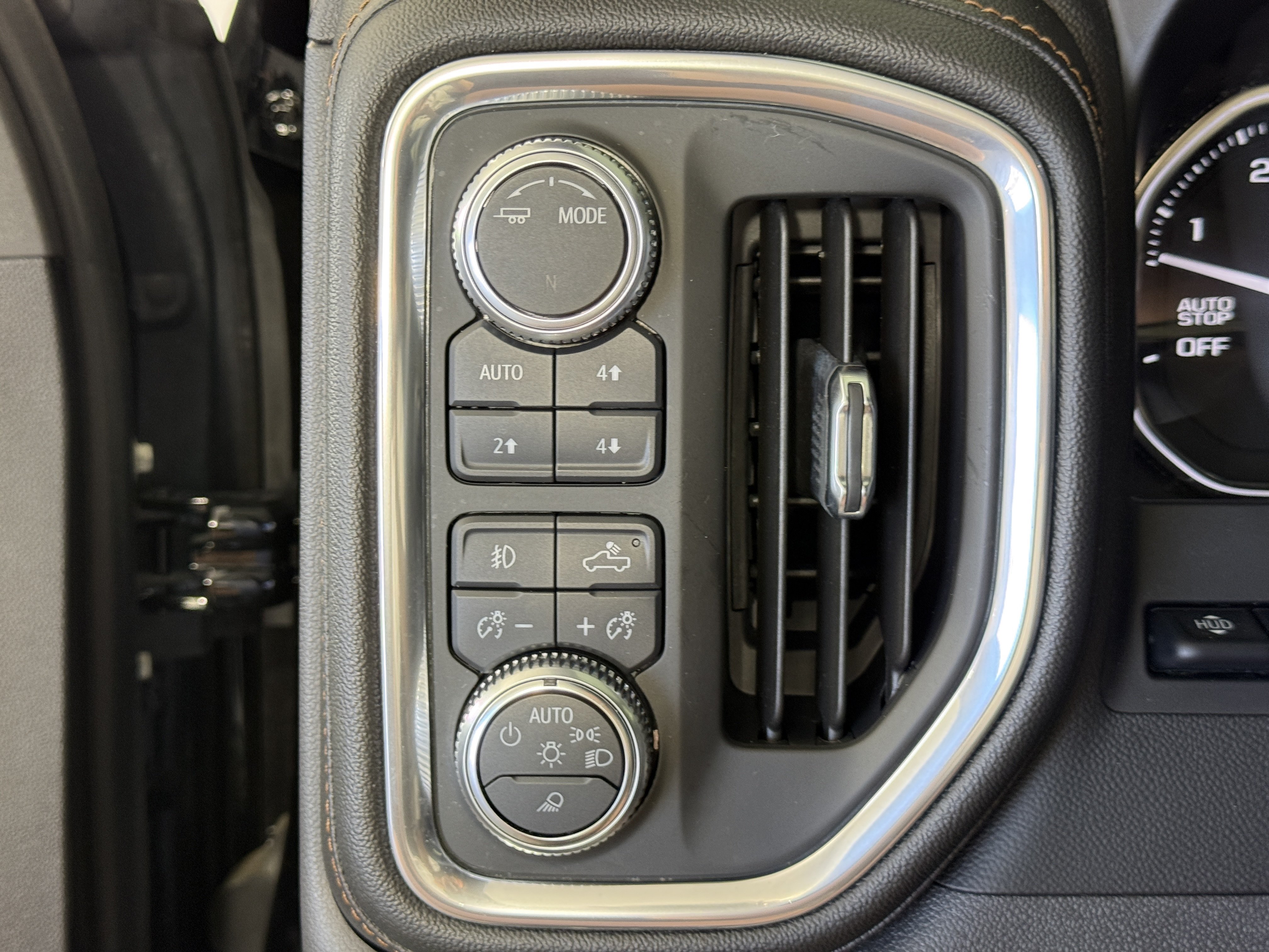 Used 2020 GMC Sierra 1500 AT4 w/ AT4 Premium Package AWD/4WD image 24