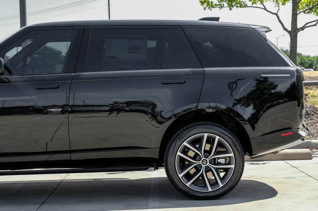 New 2027 Land Rover Range Rover Long Wheelbase SE AWD/4WD image 17
