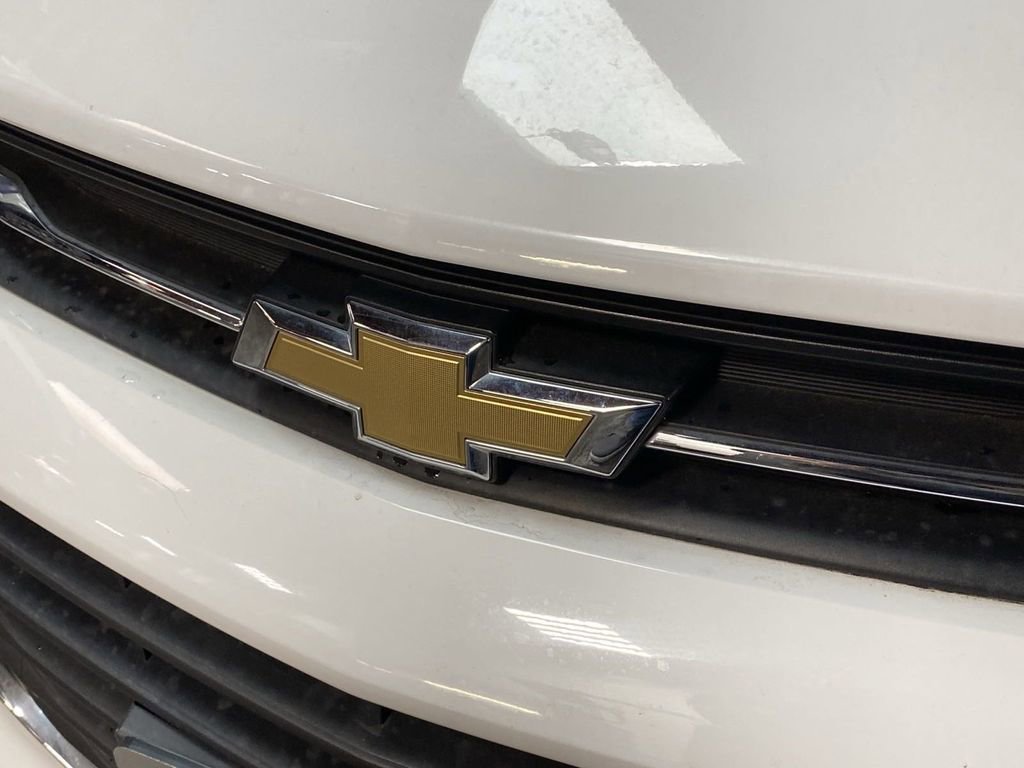 Used 2021 Chevrolet Trax LT w/ Premium Seat Package AWD/4WD image 4