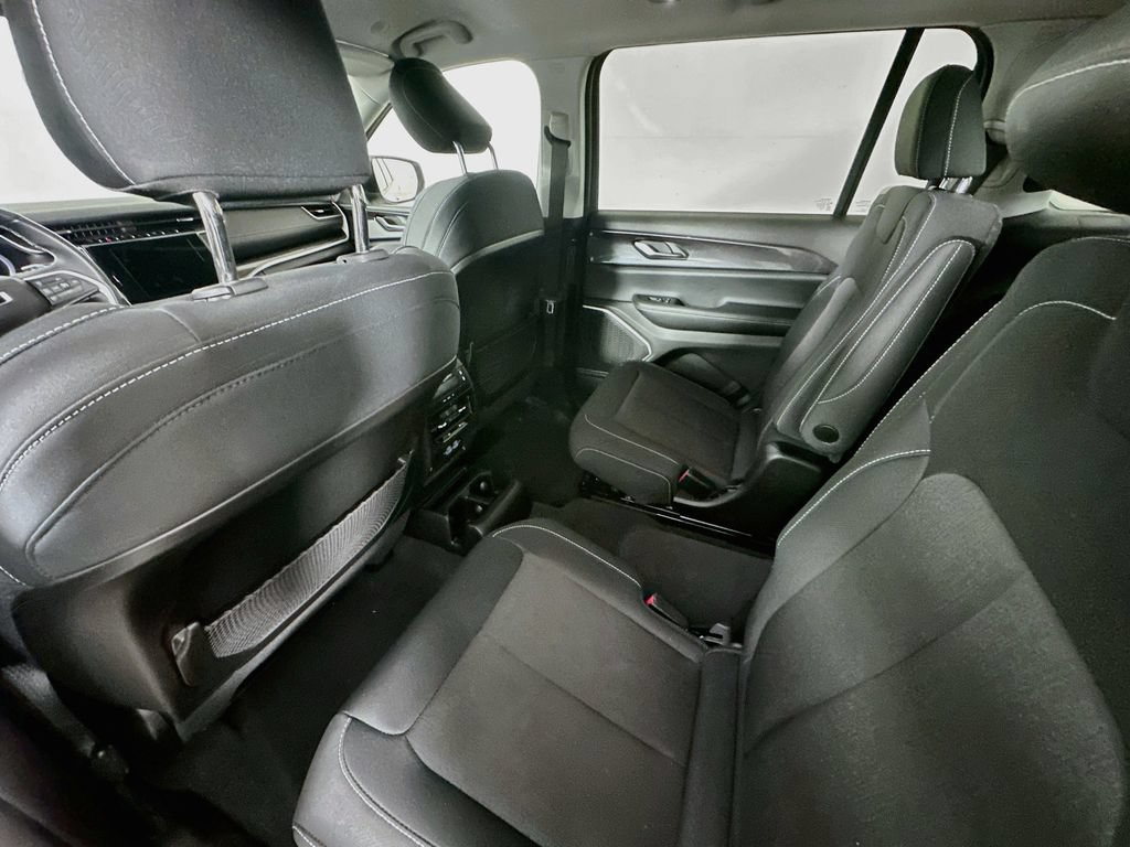Certified 2022 Jeep Grand Cherokee L Laredo w/ Luxury Tech Group I AWD/4WD image 33