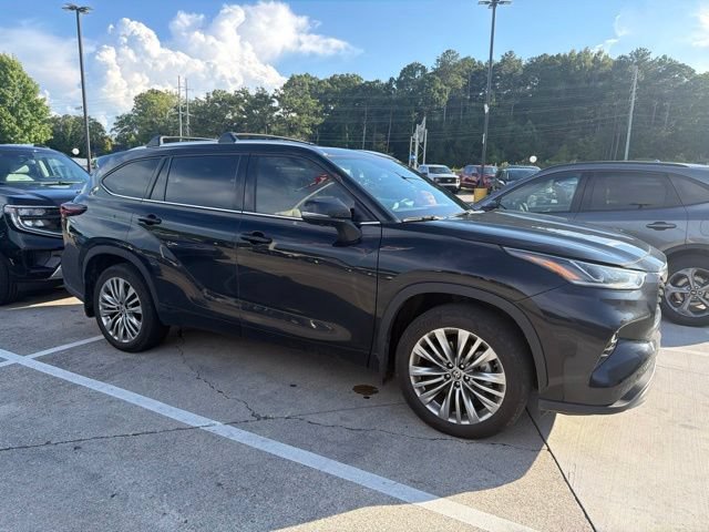 Used 2024 Toyota Highlander Platinum AWD/4WD image 7
