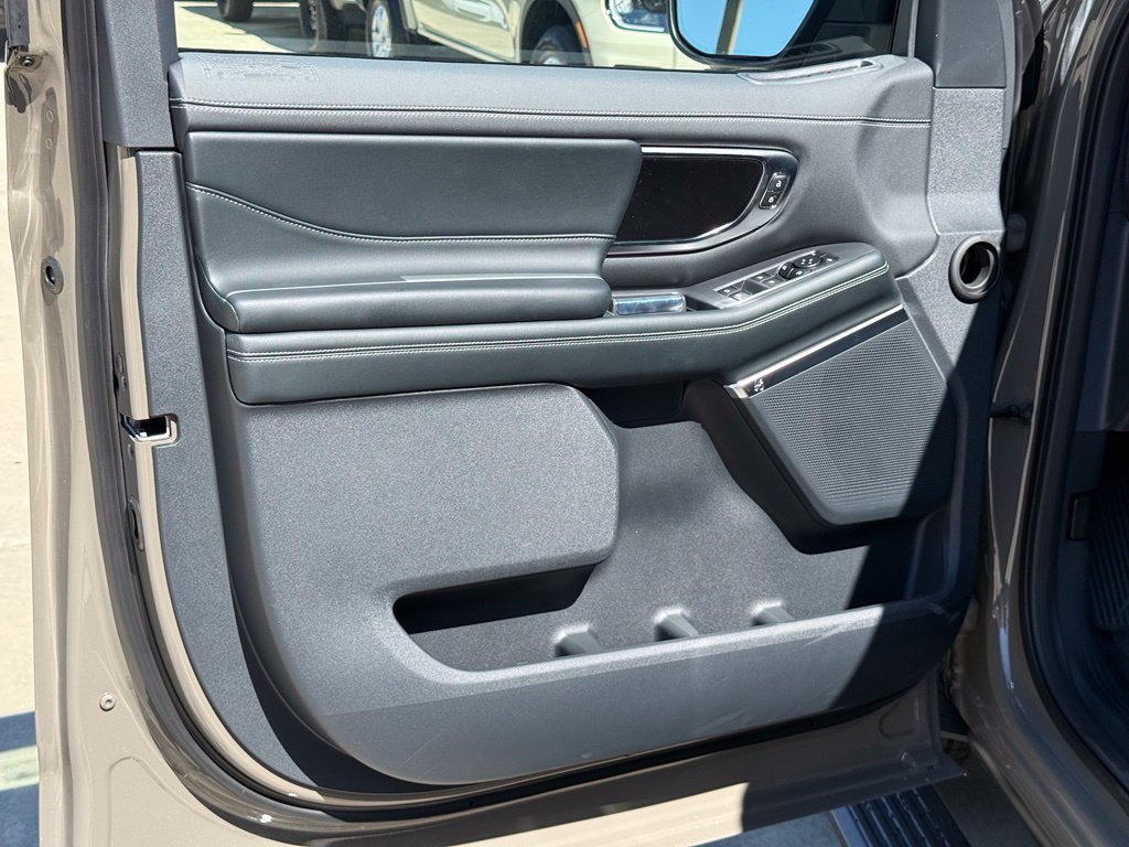 New 2027 Ford Expedition Platinum w/ Stealth Appearance Package RWD image 13