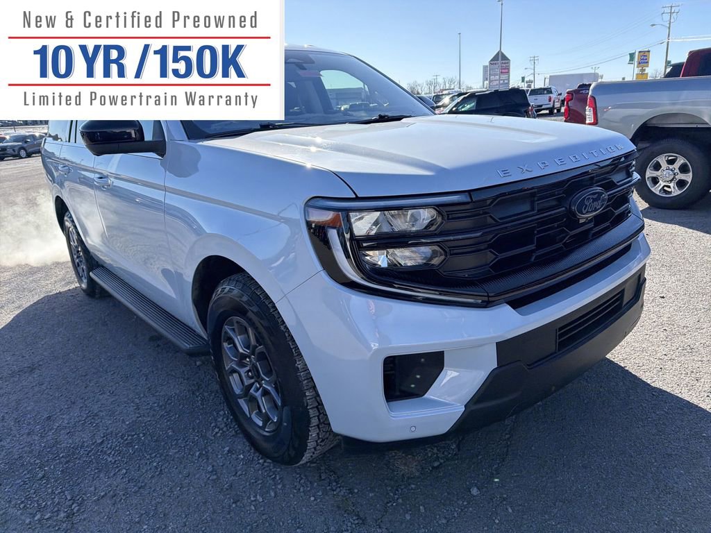Used 2025 Ford Expedition Active image 3