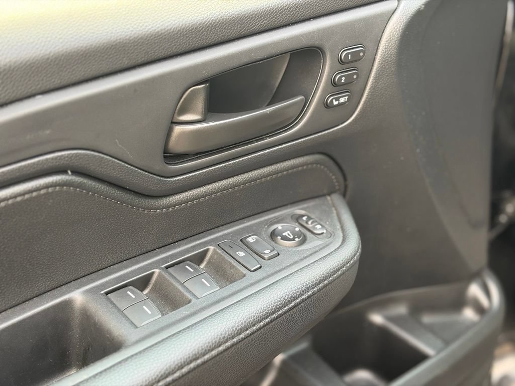 Used 2025 Honda Odyssey Sport-L image 24