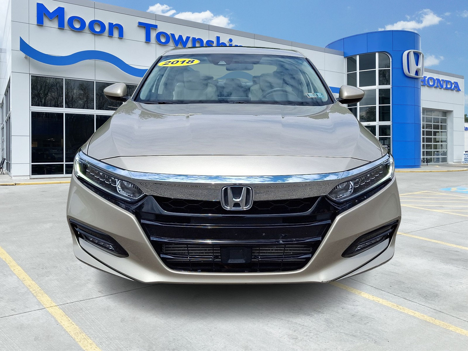 Used 2018 Honda Accord EX image 2