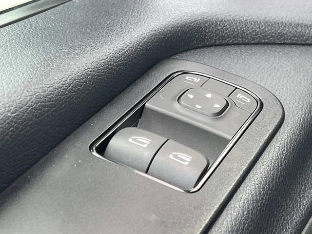 Used 2024 Mercedes-Benz Sprinter 2500 image 23