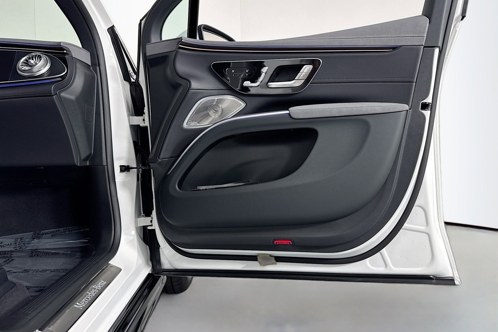 New 2026 Mercedes-Benz EQS 550 4MATIC SUV image 23