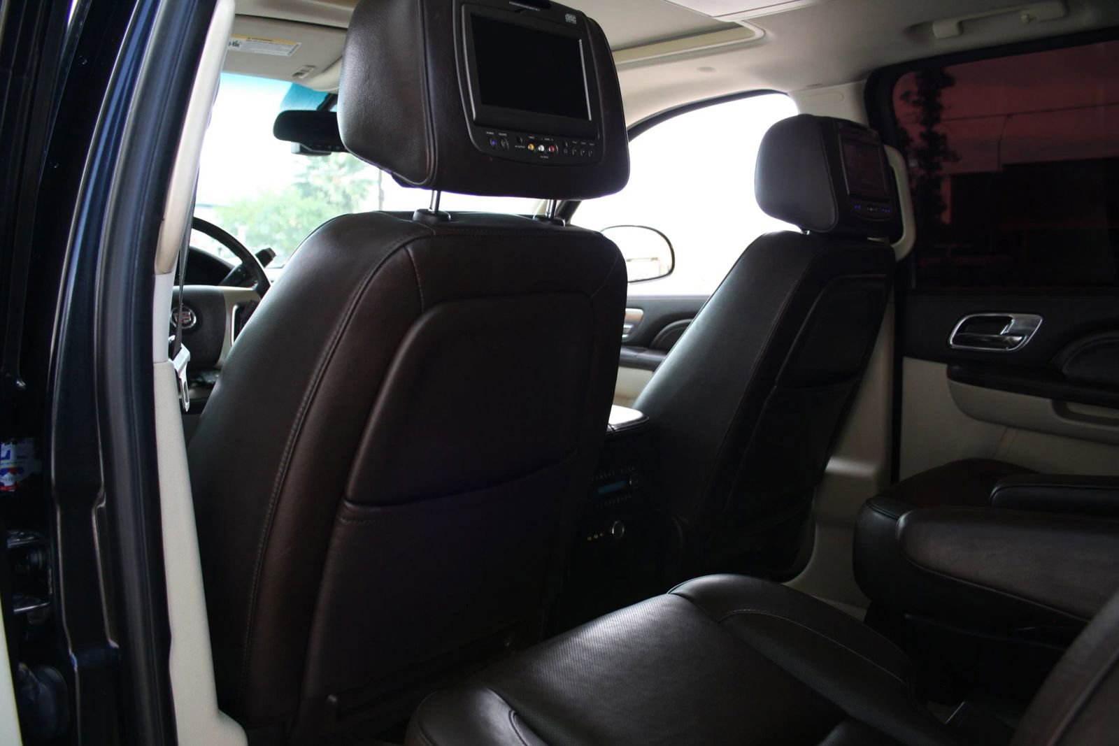 Used 2010 Cadillac Escalade ESV Platinum image 14