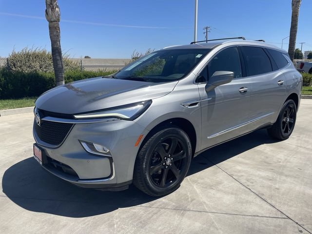 Used 2023 Buick Enclave Essence w/ Sport Touring Edition FWD image 4