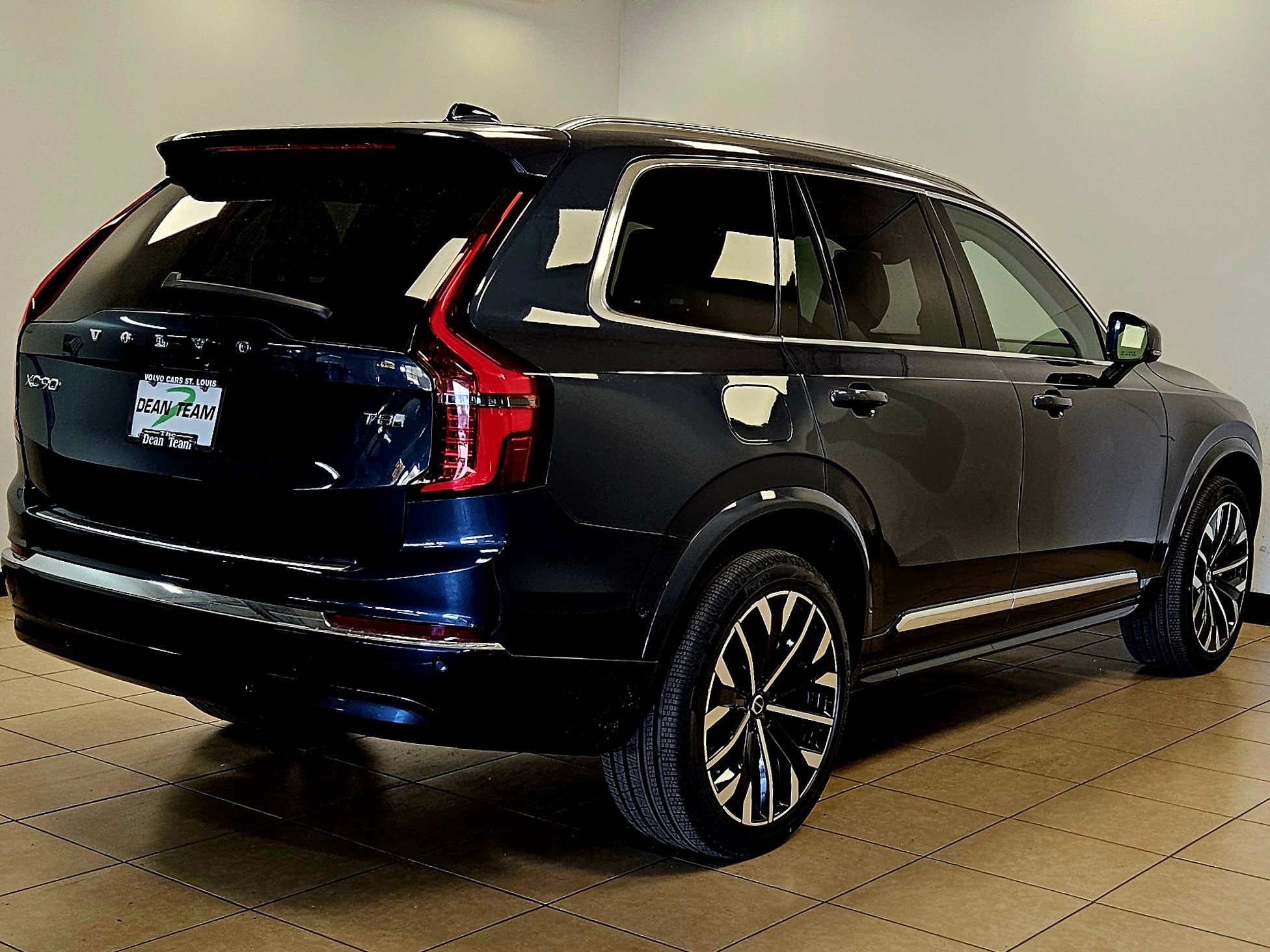 New 2026 Volvo XC90 T8 Ultra w/ Protection Package Premier image 5