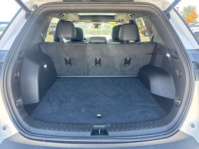 Used 2025 Chevrolet Equinox ACTIV w/ Convenience Package III FWD image 6