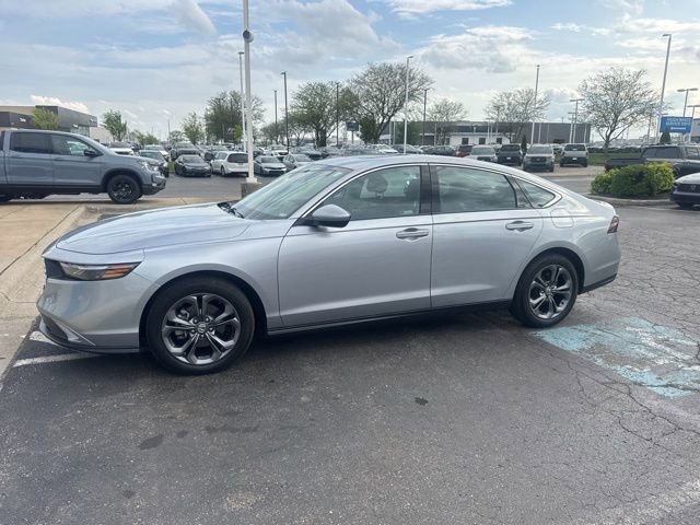 Used 2023 Honda Accord EX image 4