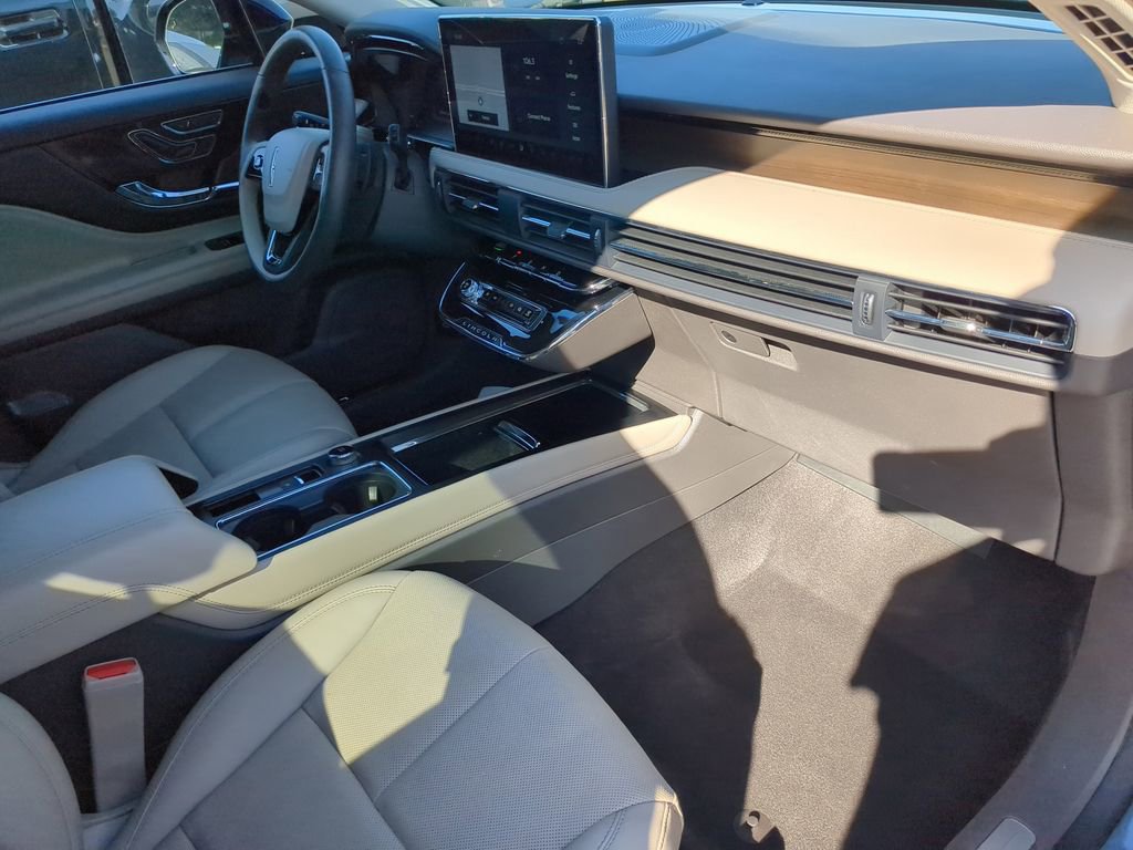 Used 2024 Lincoln Corsair Grand Touring w/ Equipment Group 301A image 11