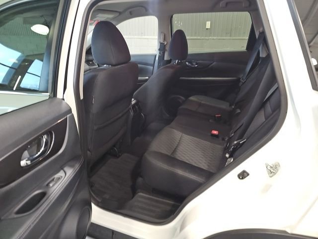 Used 2019 Nissan Rogue SV image 17