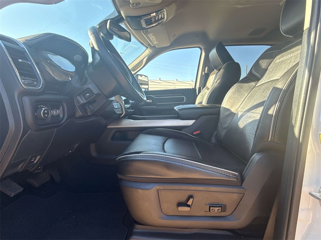 Used 2024 RAM 3500 Laramie image 11