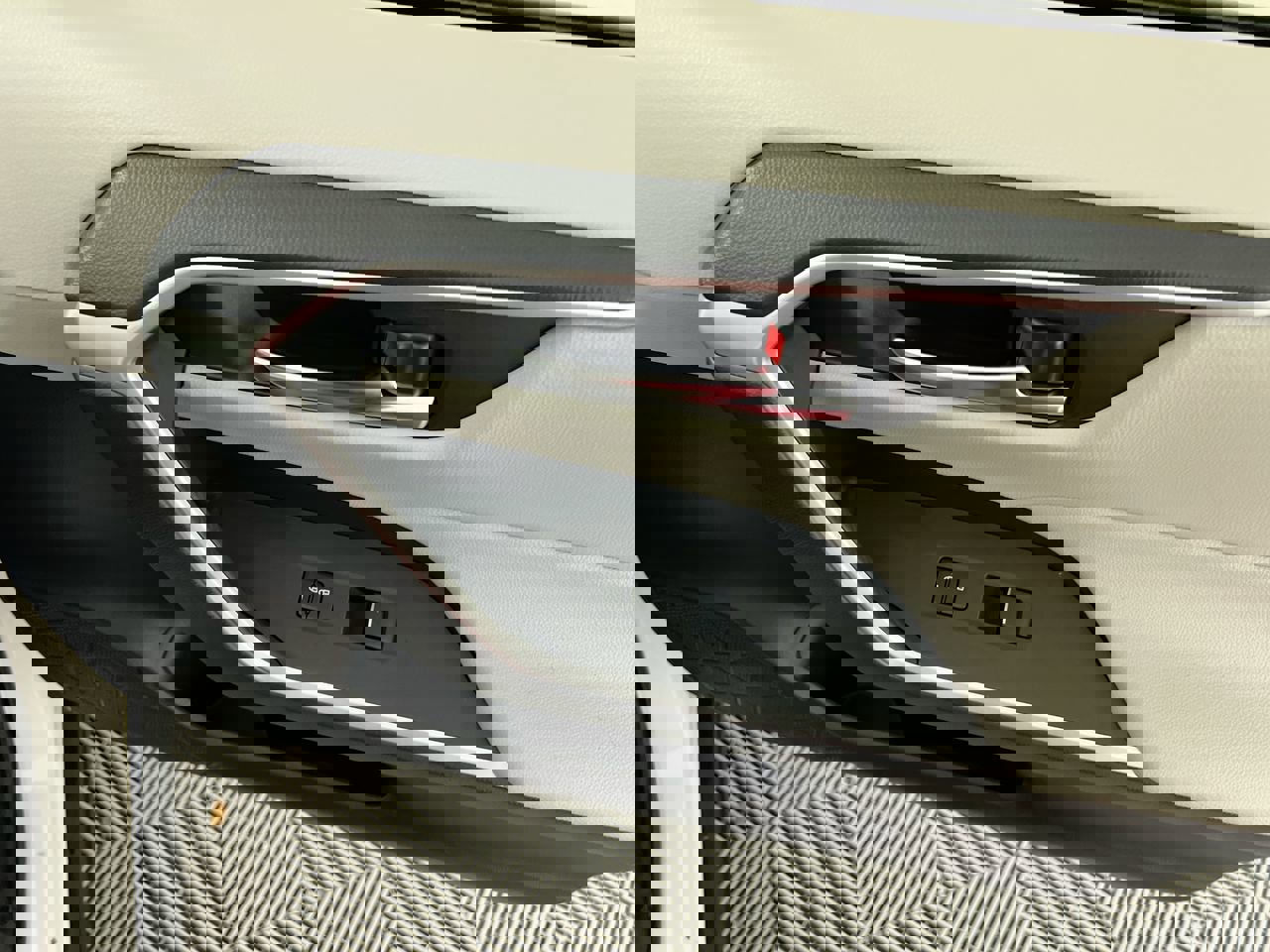 Used 2019 Toyota RAV4 XLE Premium image 27