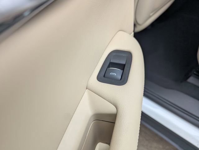 Used 2017 Cadillac XT5 Premium Luxury w/ Driver Assist Package image 12