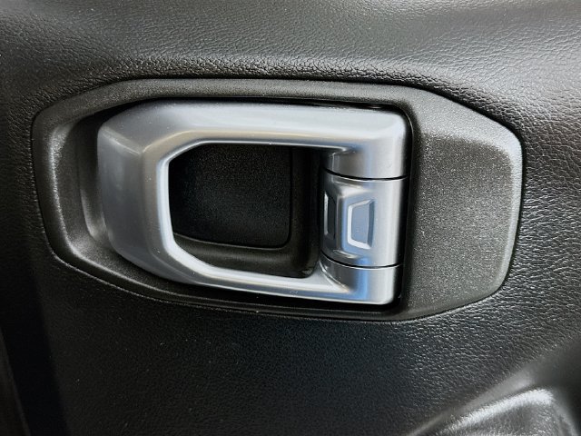 Used 2019 Jeep Wrangler Unlimited Sport S AWD/4WD image 28