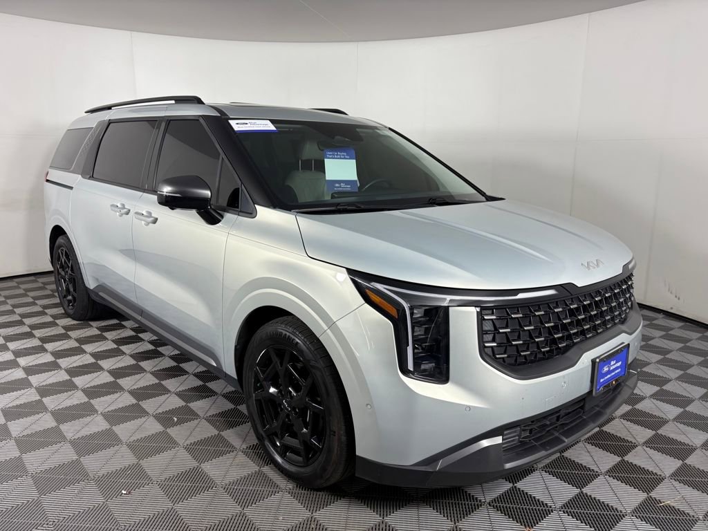 Used 2025 Kia Carnival SX image 1