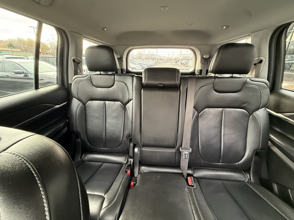 Used 2023 Jeep Grand Cherokee L Limited image 21