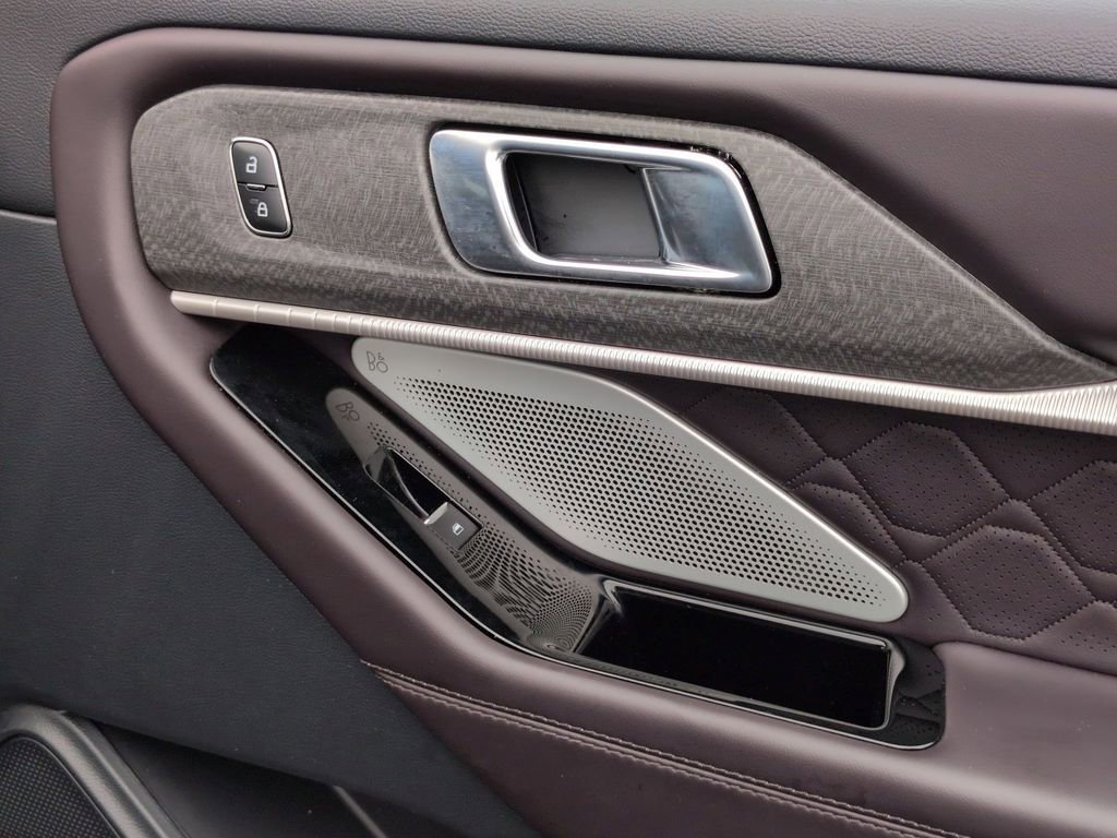 Used 2025 Ford Explorer Platinum w/ LUX Leather Package image 35