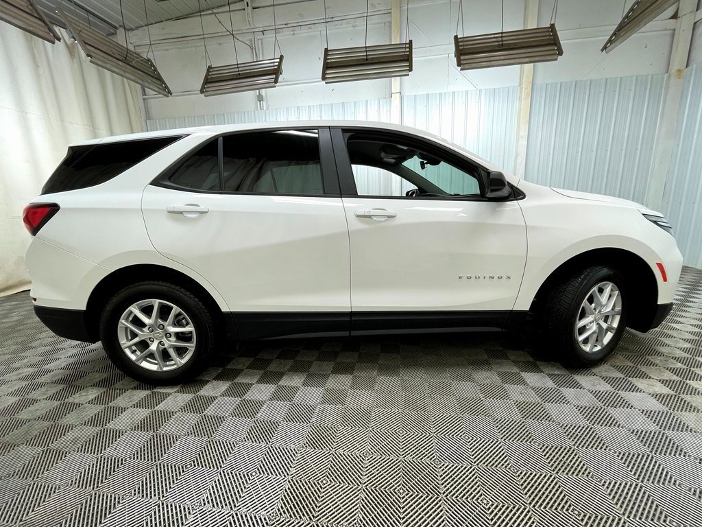 Certified 2024 Chevrolet Equinox LS w/ LS Convenience Package image 18