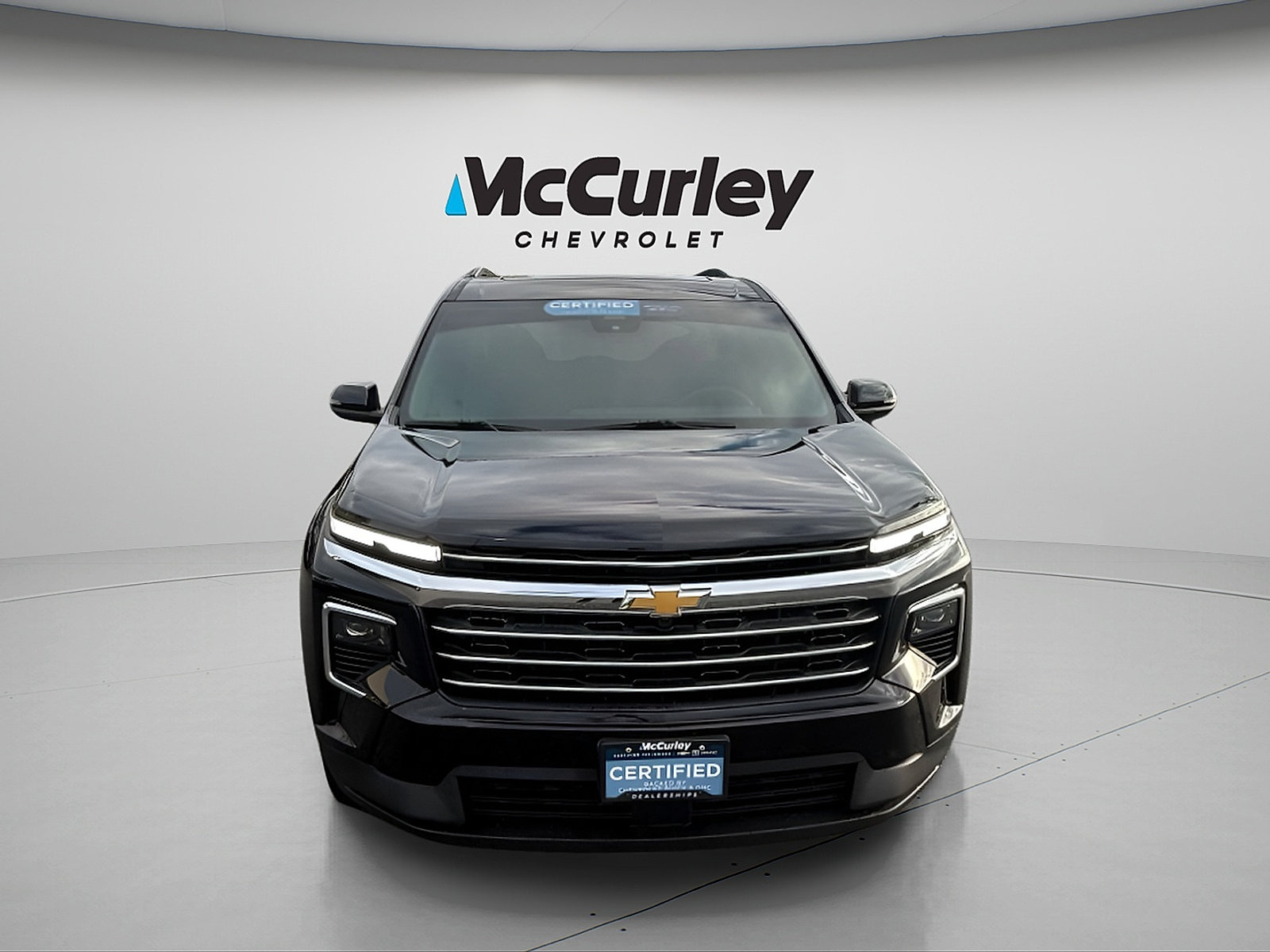 Used 2025 Chevrolet Traverse LT w/ Sun and Wheel Package AWD/4WD image 2