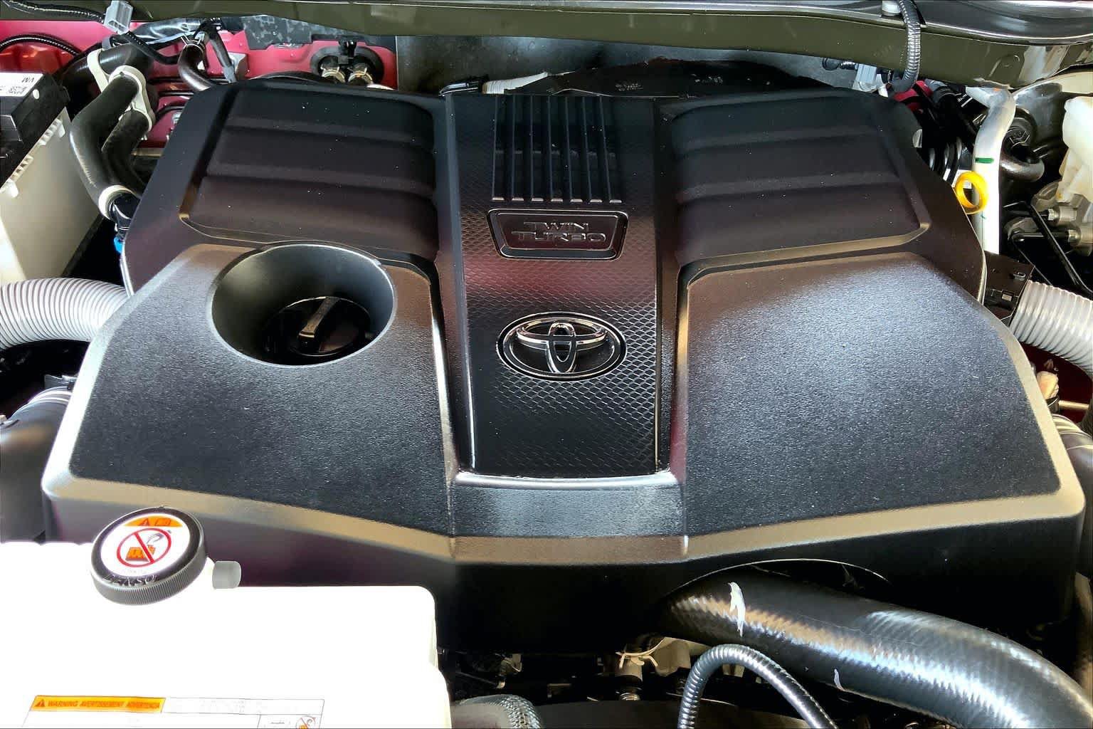 Used 2026 Toyota Tundra Limited AWD/4WD image 32