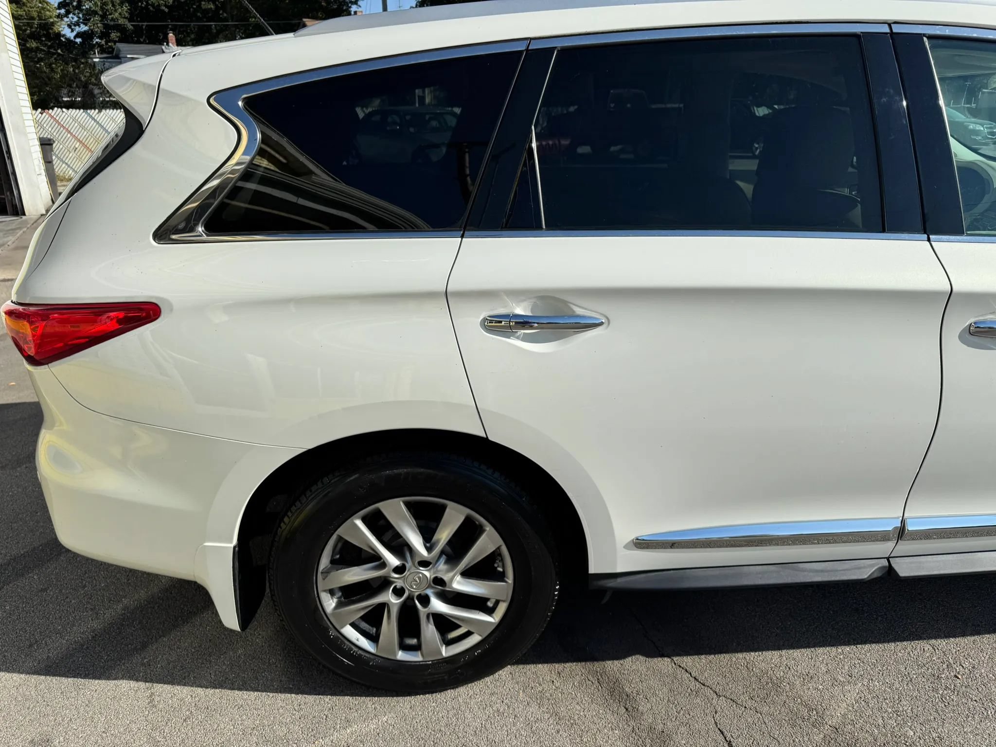 Used 2014 INFINITI QX60 Luxe w/ Premium Plus Package AWD/4WD image 10