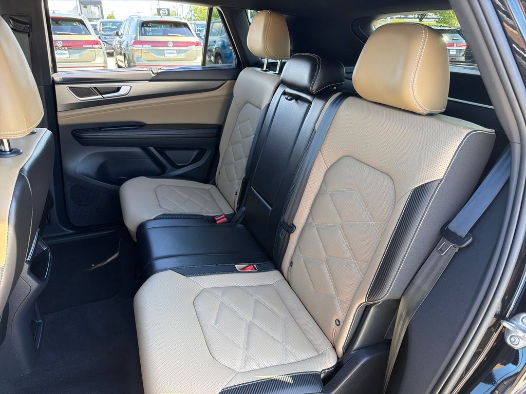 Certified 2024 Volkswagen Atlas Cross Sport SE FWD image 21