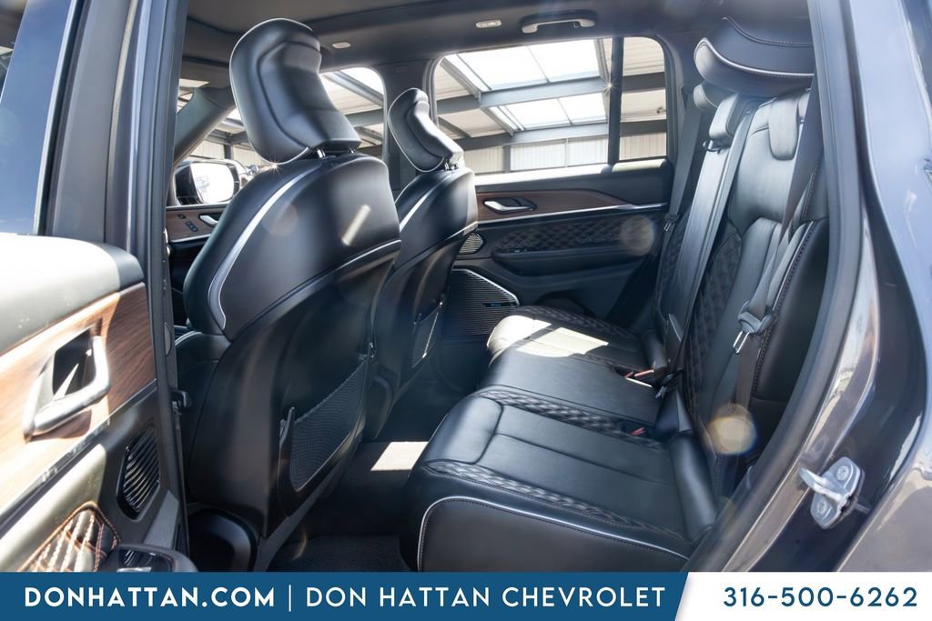 Used 2022 Jeep Grand Cherokee Summit AWD/4WD image 19