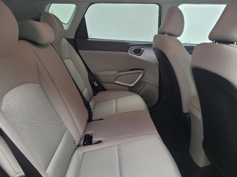 Used 2025 Kia Soul LX w/ LX Technology Package image 19