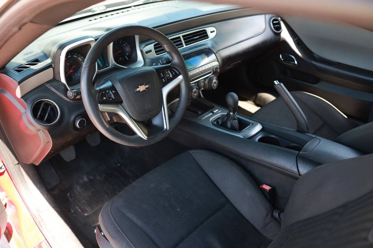 Used 2014 Chevrolet Camaro LS RWD image 28