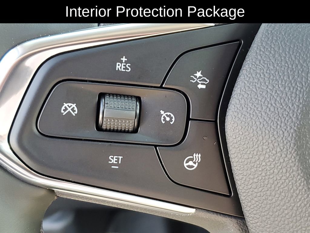 Used 2025 Chevrolet Trax LT w/ LT Convenience Package image 9