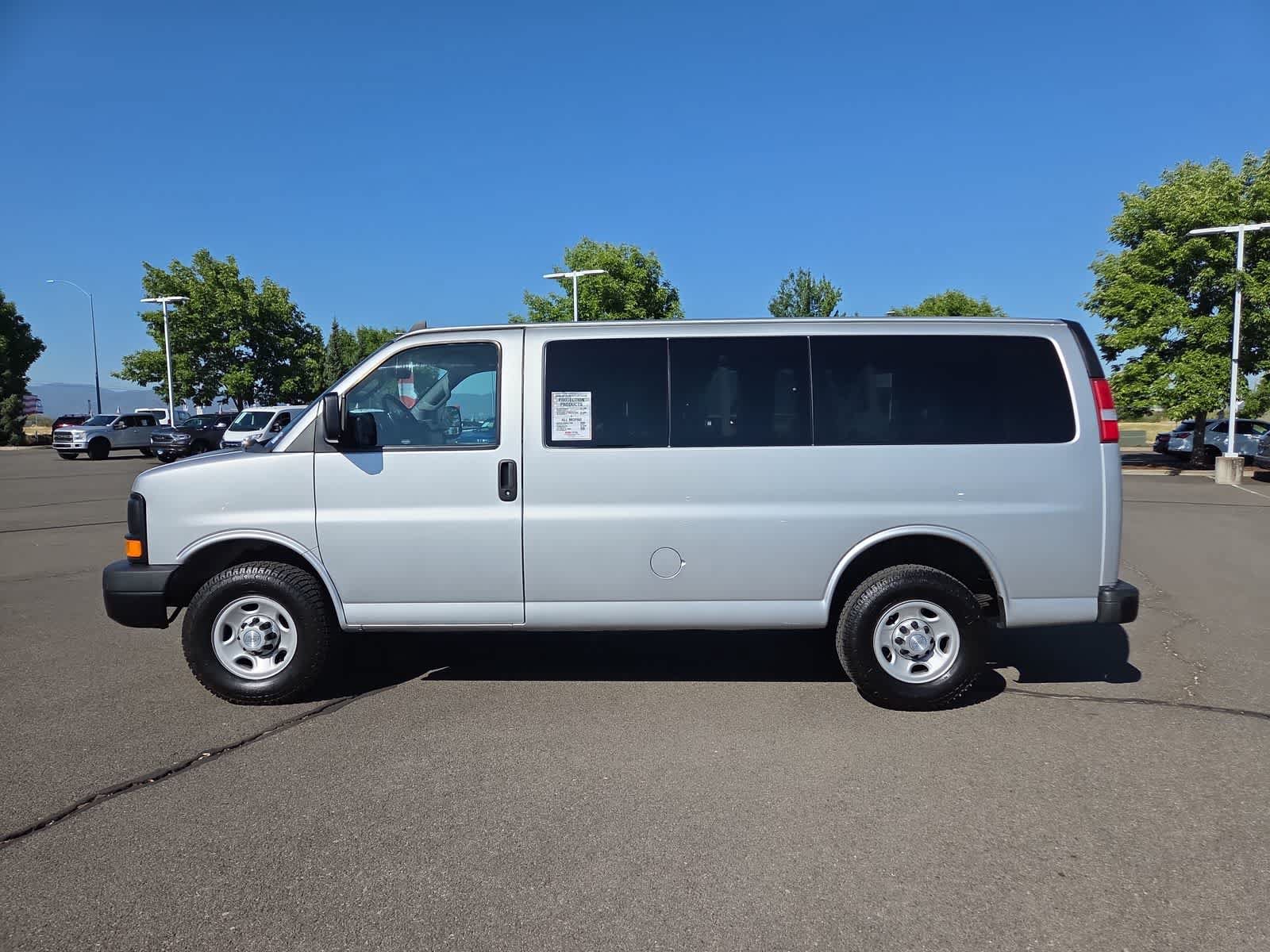 Used 2017 Chevrolet Express 2500 LS RWD image 11