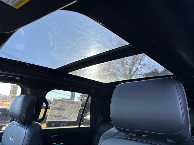 New 2025 Ford Expedition Max Platinum w/ Stealth Performance Package image 28