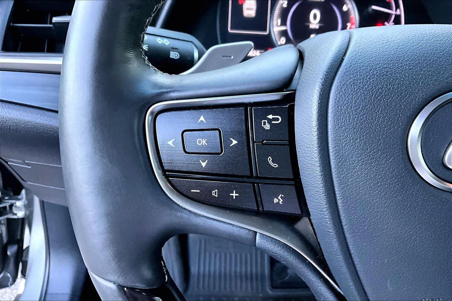 Used 2020 Lexus ES 350 w/ Premium Package FWD image 23