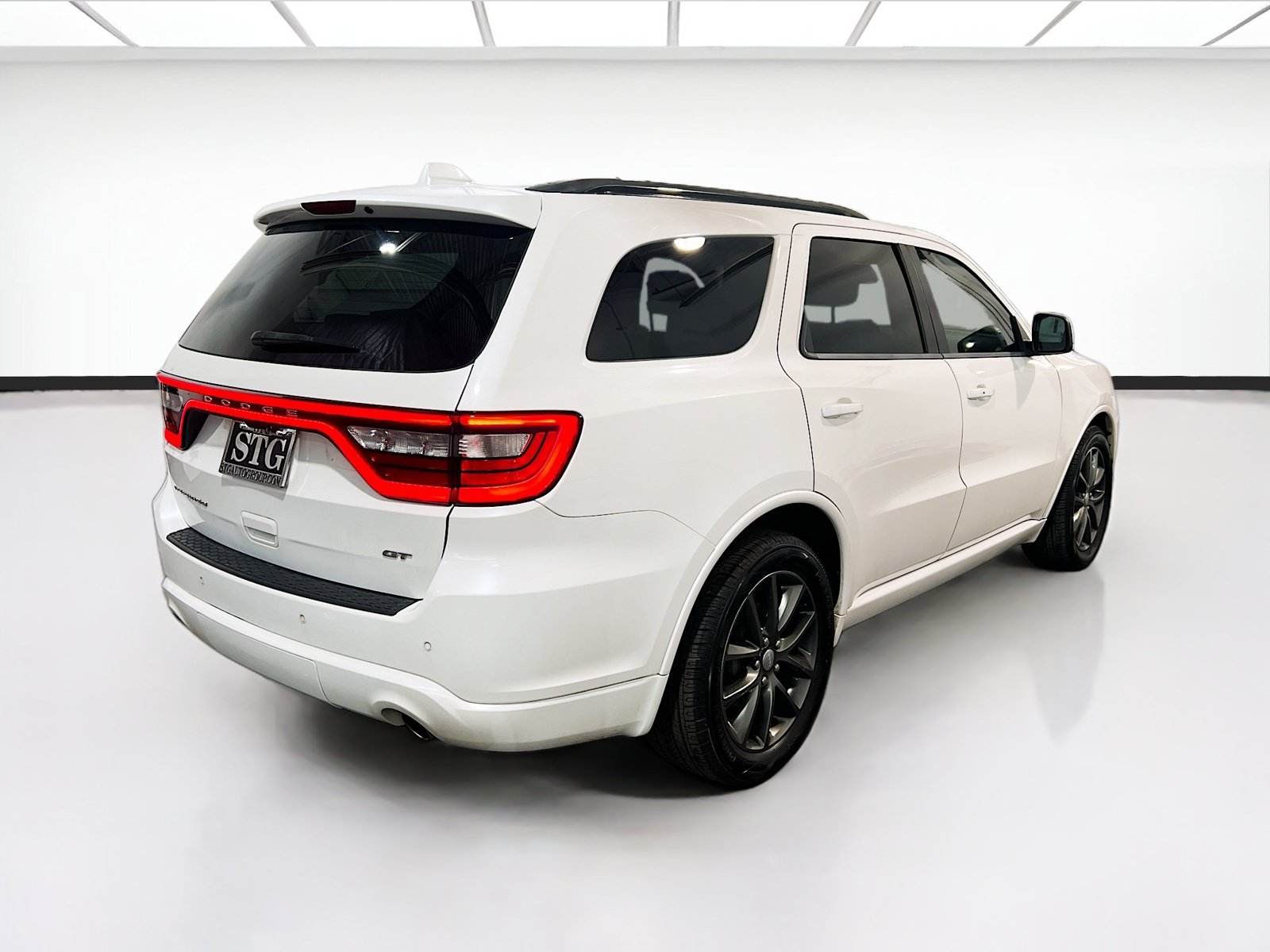 Used 2018 Dodge Durango GT w/ Technology Group RWD image 4