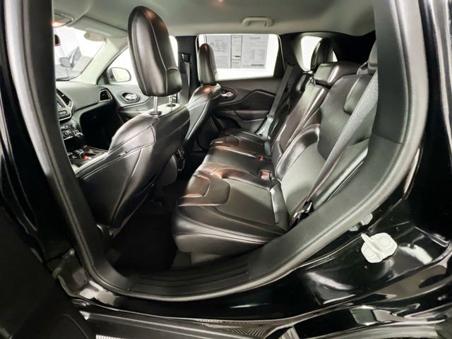 Used 2021 Jeep Cherokee Trailhawk image 23