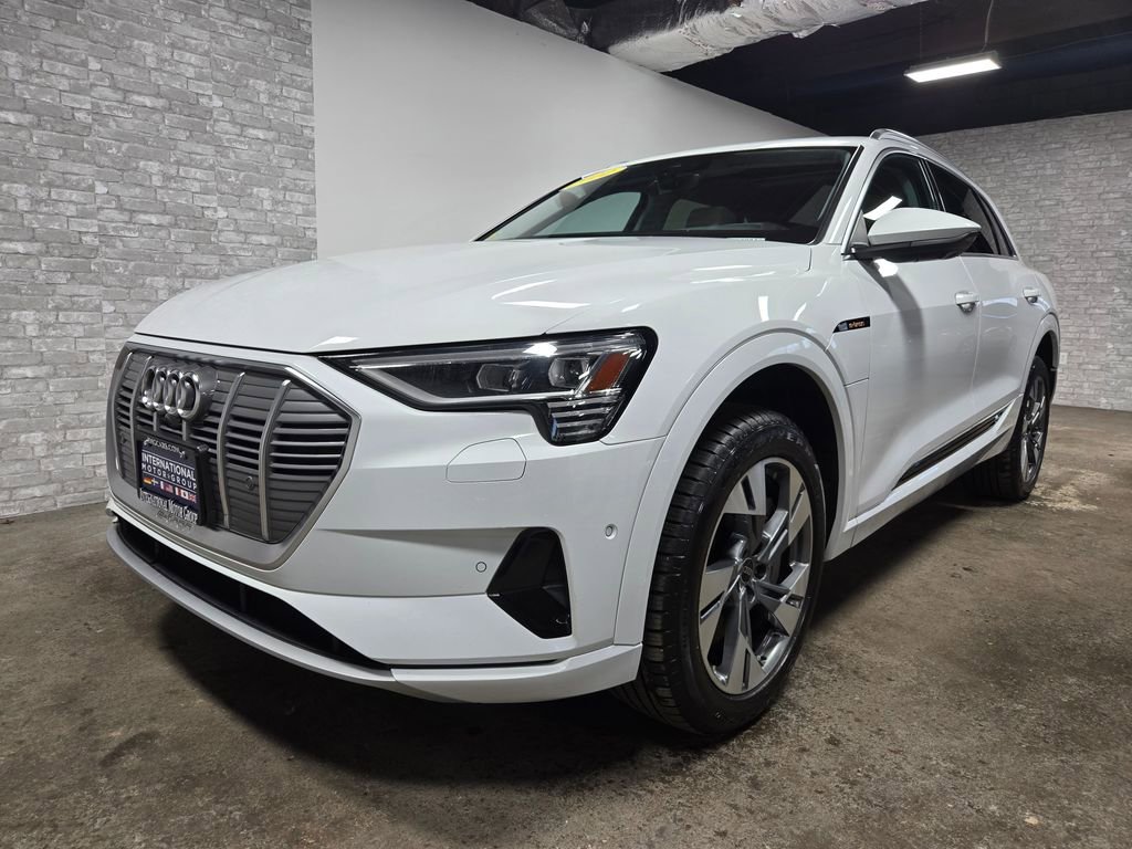 Used 2022 Audi e-tron Premium Plus w/ Premium Plus Package image 5