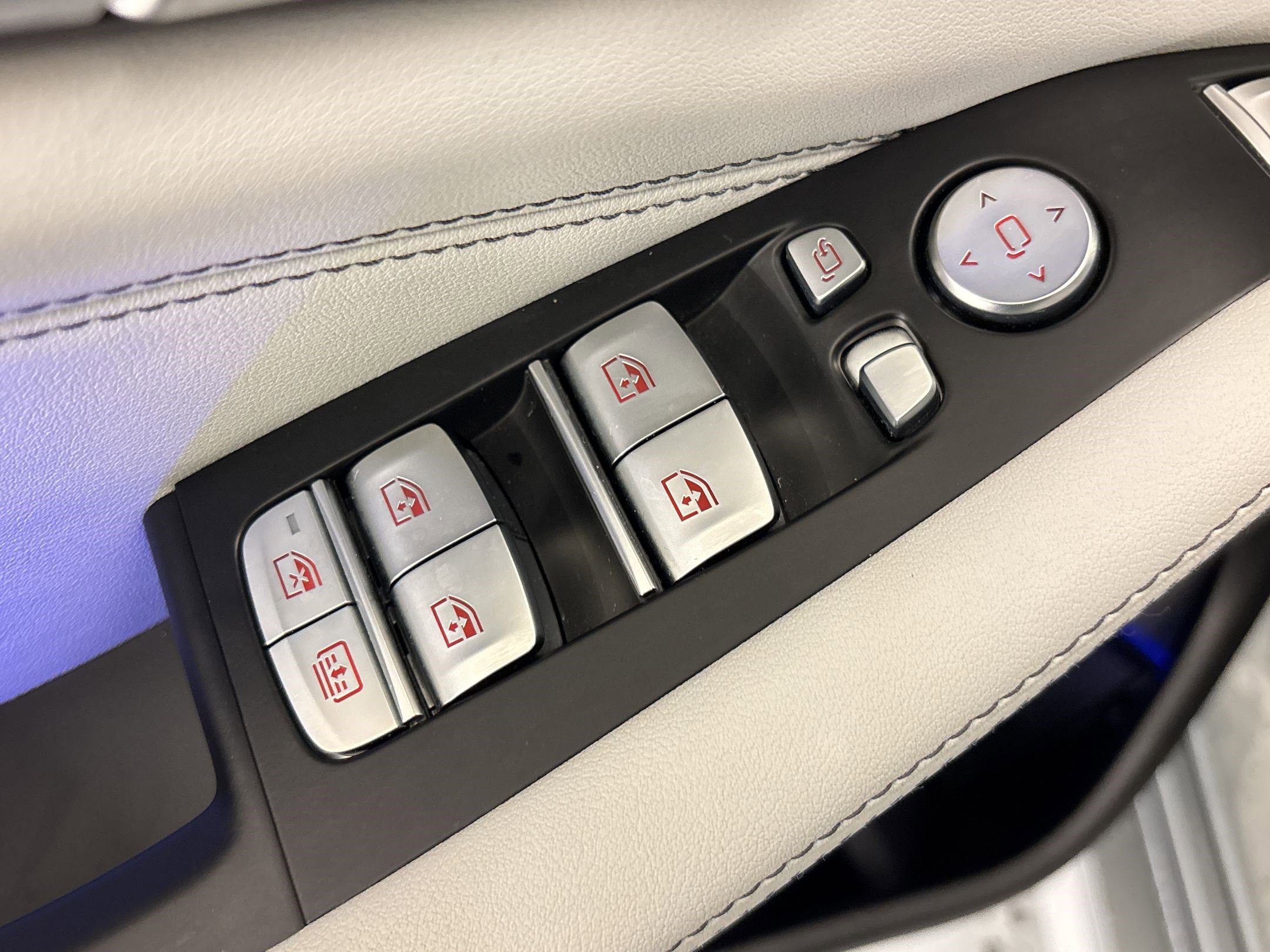 Certified 2024 BMW X7 xDrive40i w/ Executive Package AWD/4WD image 21