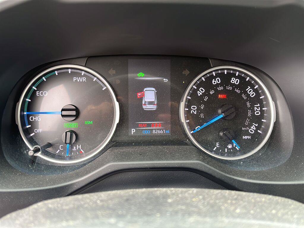 Used 2022 Toyota RAV4 XLE Premium AWD/4WD image 2