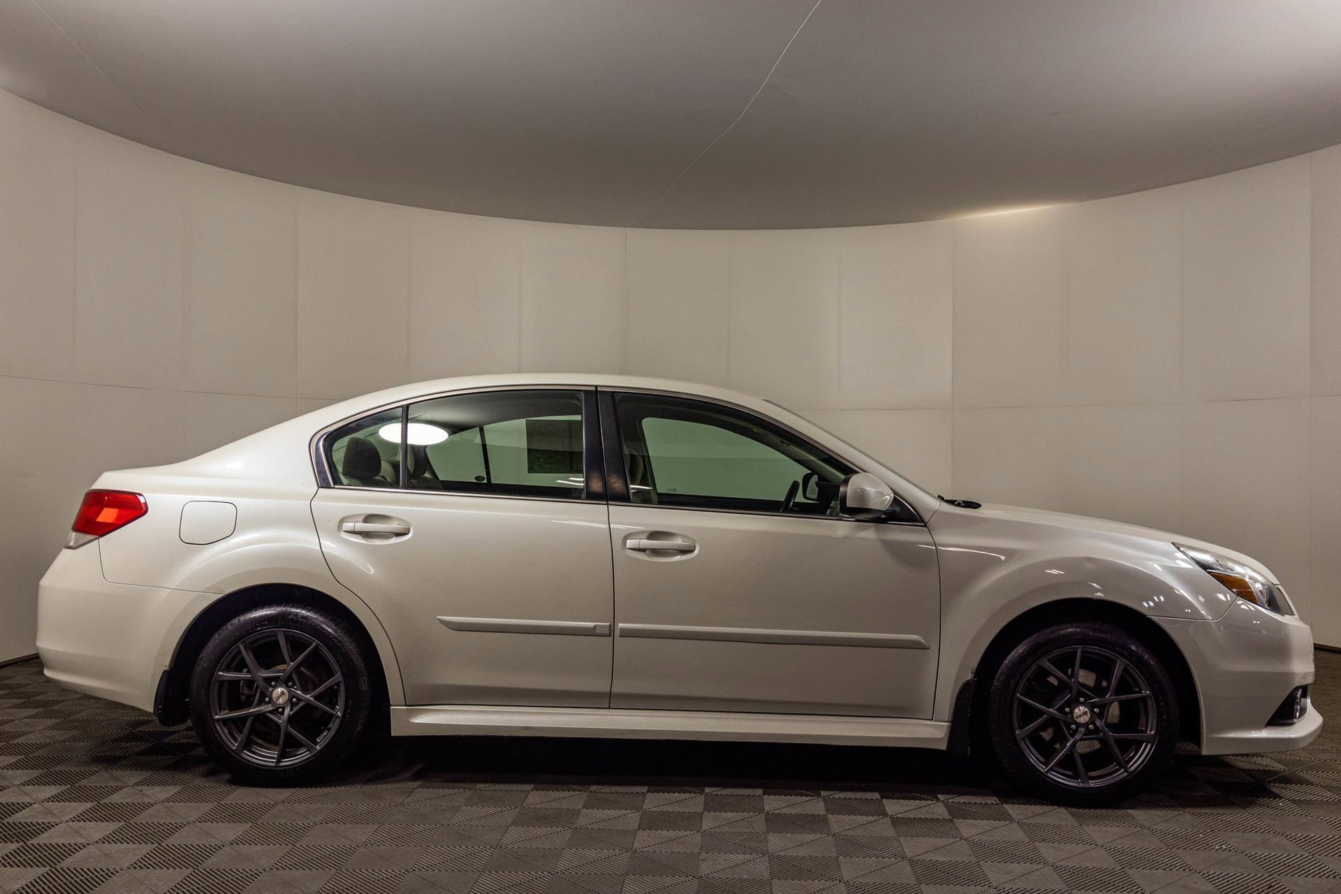 Used 2013 Subaru Legacy 2.5i Premium image 9