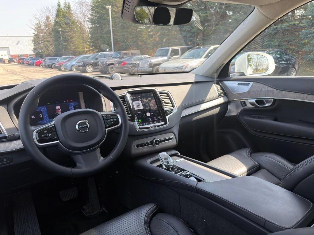 Used 2024 Volvo XC90 T8 Ultimate w/ Lounge Package AWD/4WD image 10