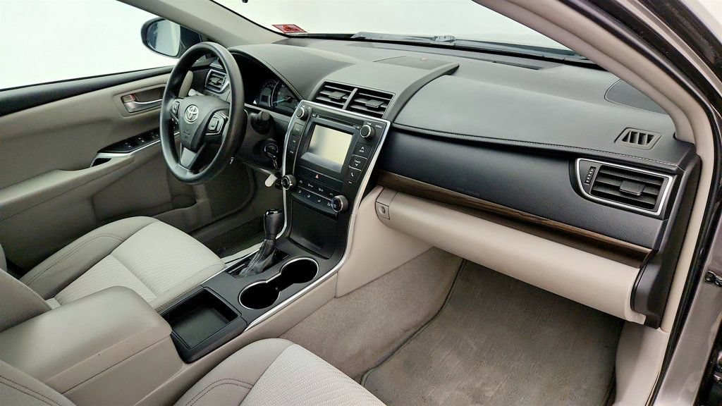 Used 2015 Toyota Camry LE FWD image 24