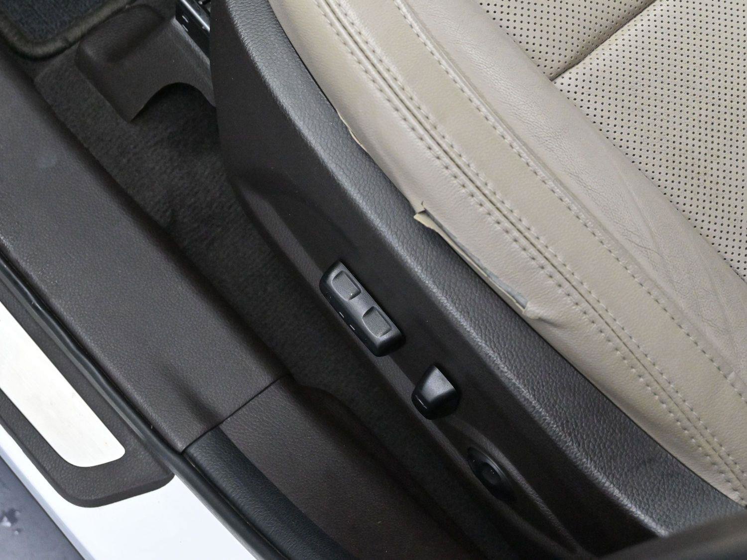 Used 2017 Hyundai Santa Fe Sport w/ 2.4L Tech Package 04 image 13