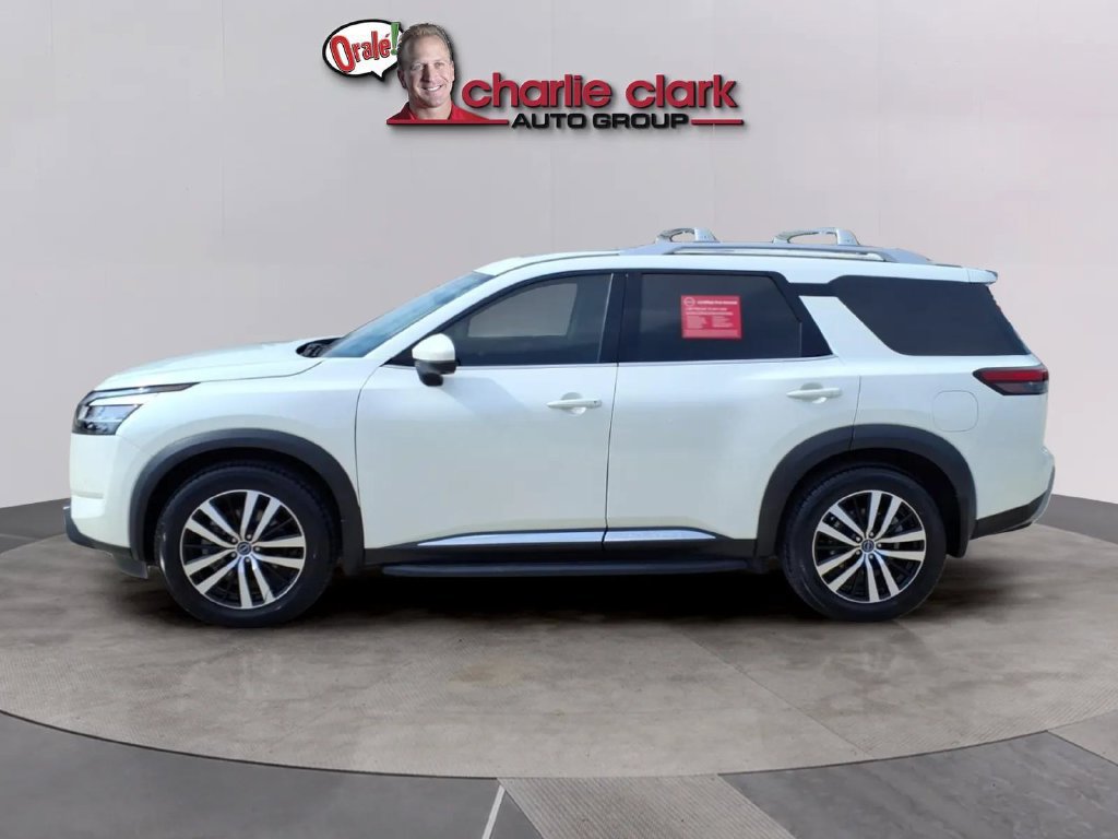 Used 2024 Nissan Pathfinder Platinum w/ Black Appearance Package FWD image 2