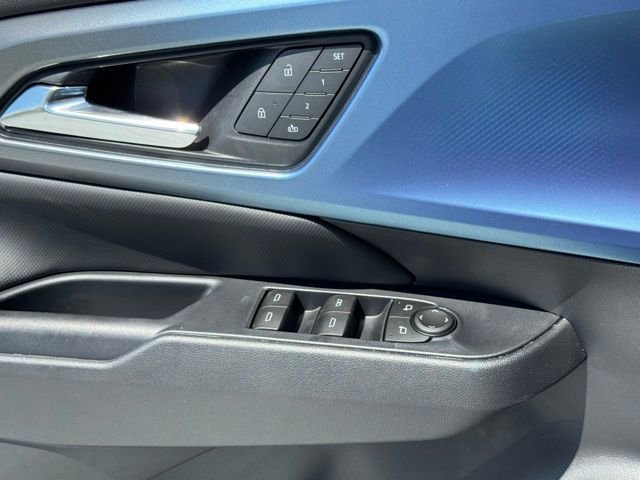 New 2025 Chevrolet Equinox EV LT w/ Convenience Package II image 31