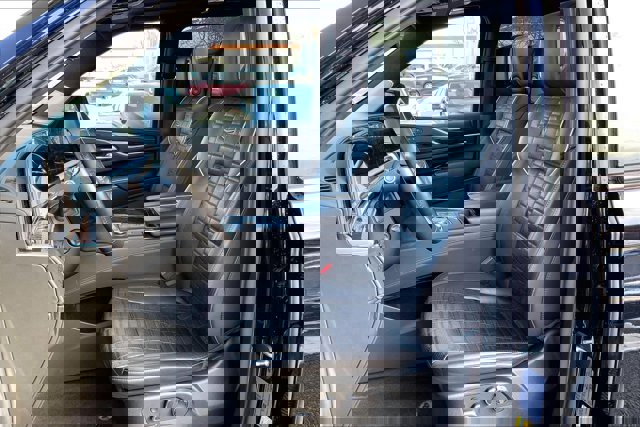 Used 2022 Cadillac Escalade ESV Sport Platinum w/ LPO, ONYX Package image 25