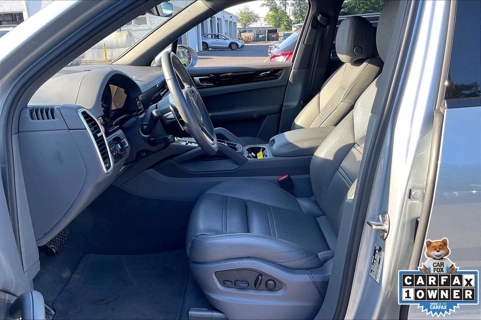 Used 2023 Porsche Cayenne Platinum Edition AWD/4WD image 8